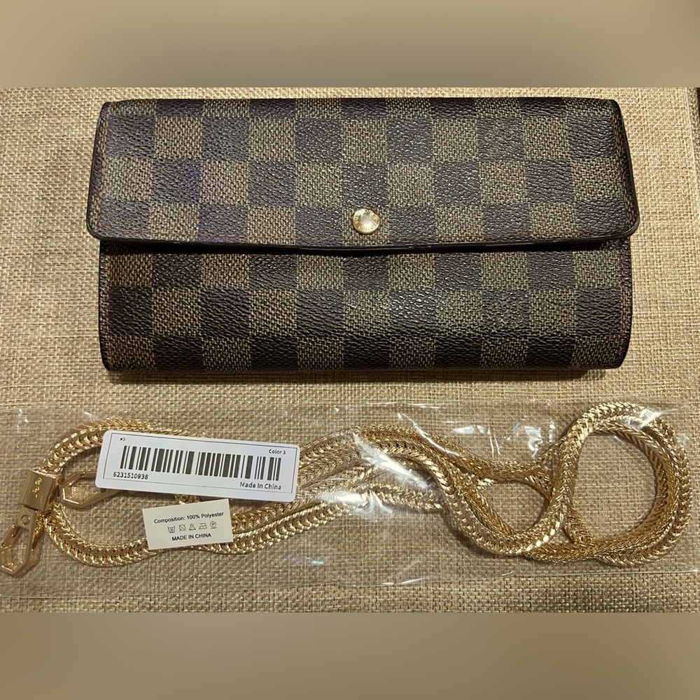 Preloved 💯% Authetic Preloved Louis Vuitton Sarah Wallet Damier Ebene pattern - Picture 3 of 16
